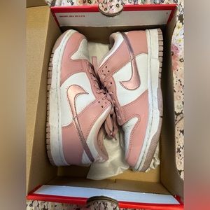 Pink Women’s Dunks